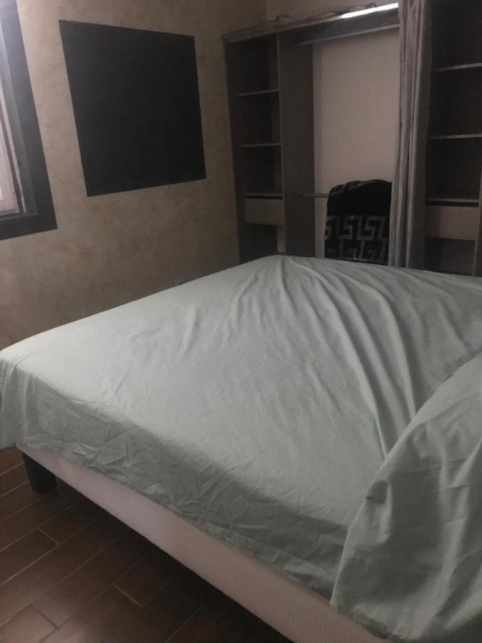 F3 Bord De Loire Complet Apartment Decize Bagian luar foto